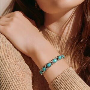 *NEW* Tear Drop Turquoise Elastic Bracelet